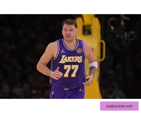 詹姆斯全力力挺东契奇湖人豪取七连胜卢卡直言赢球才是快乐源泉